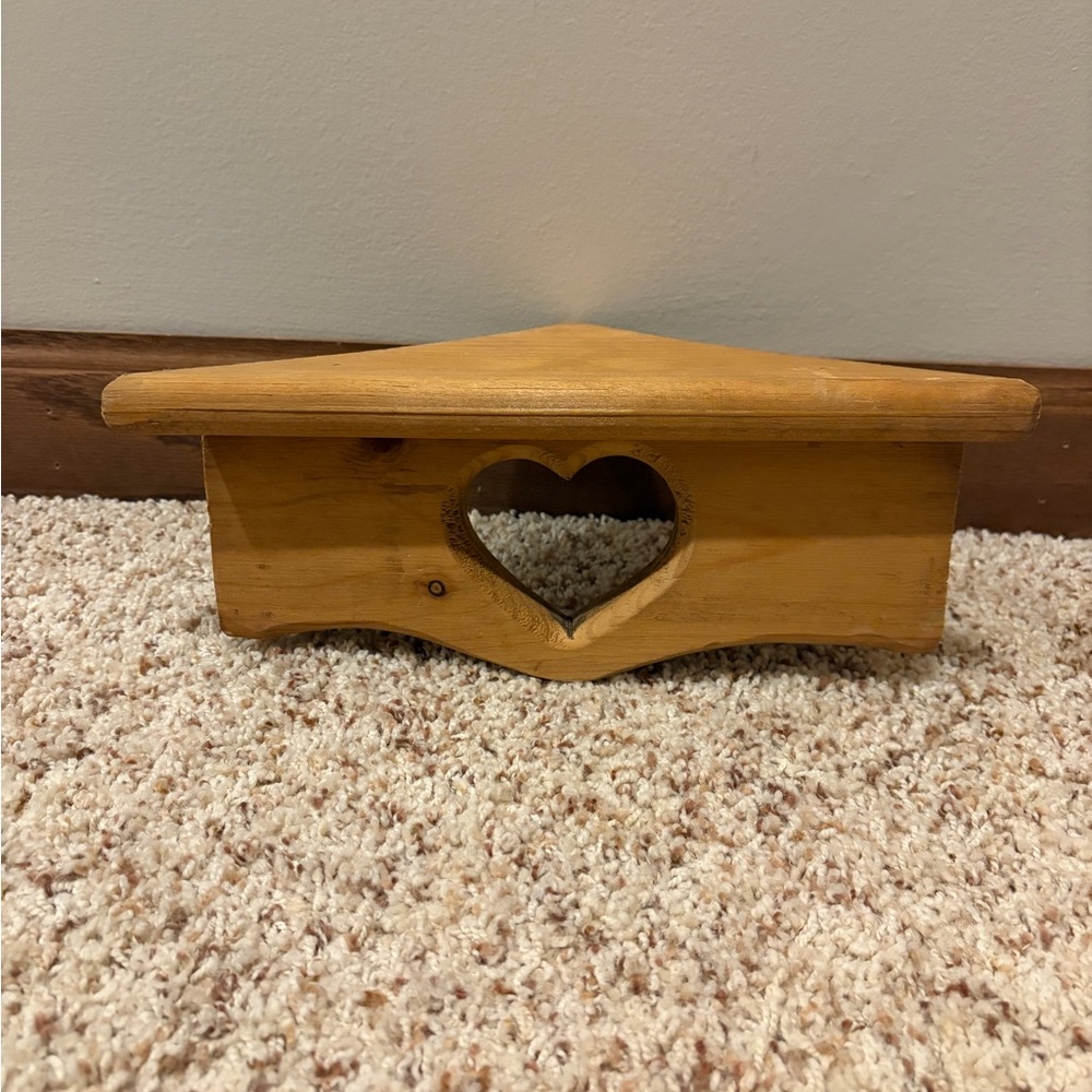 Small Vintage Heart Corner Shelf